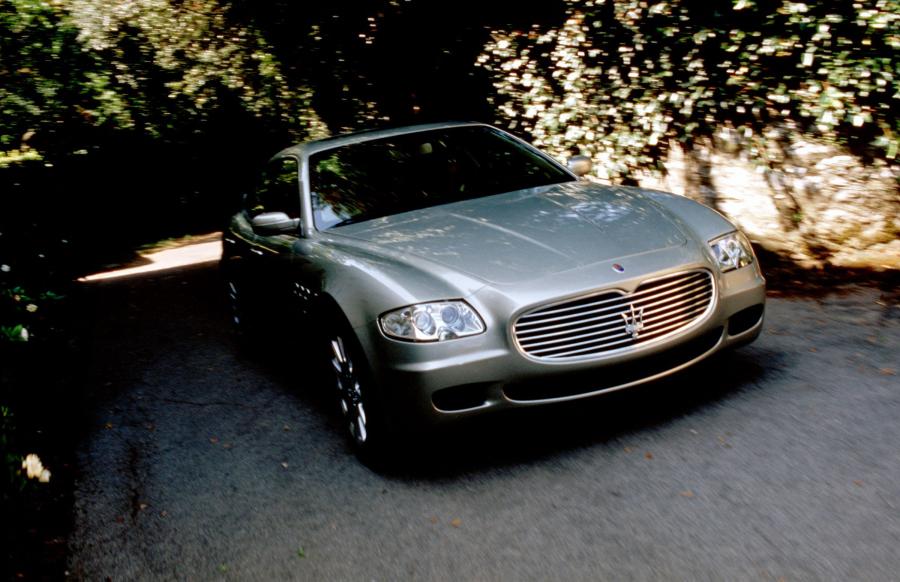  Maserati Quattroporte 2004 года  (фото 26 из 67)